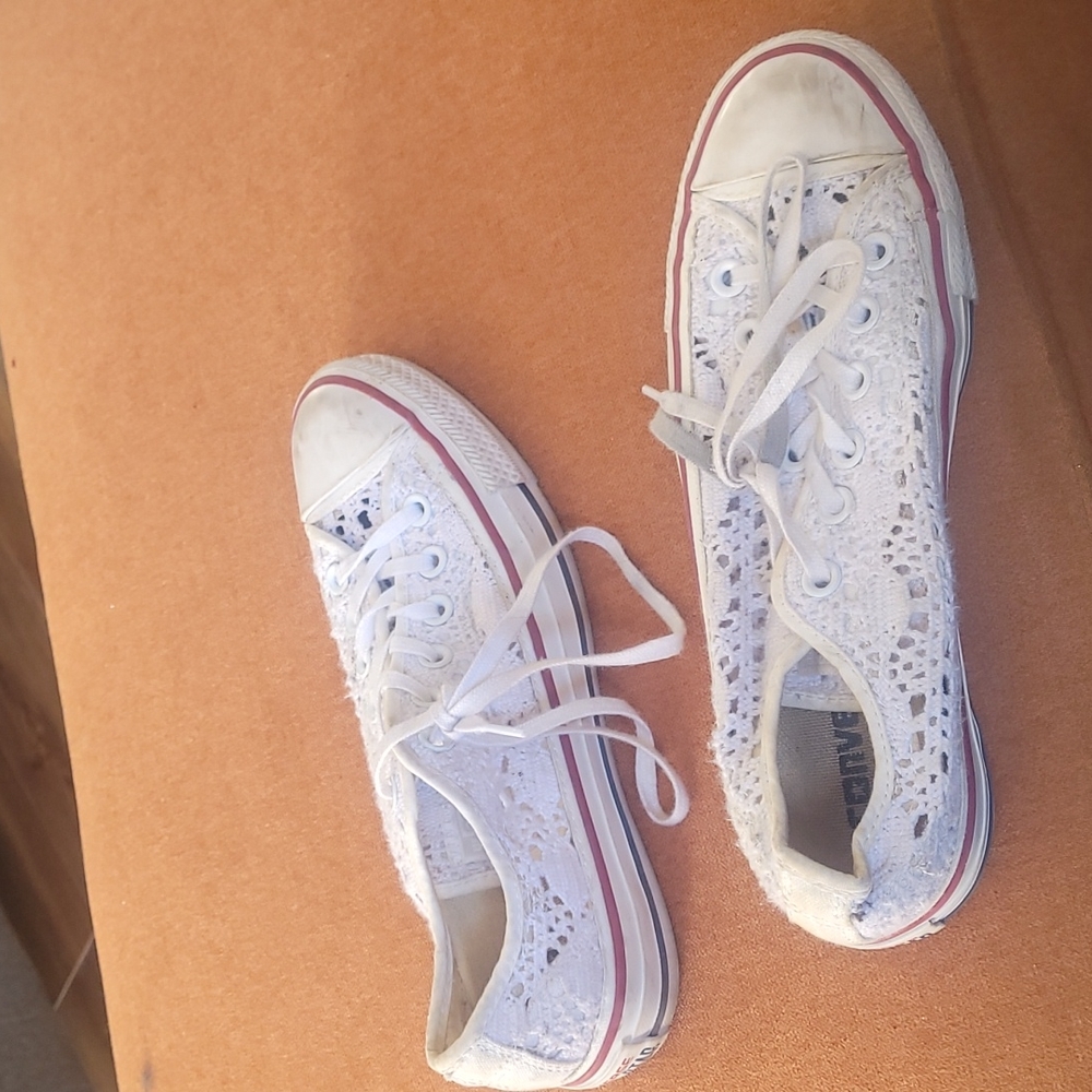 Converse All Star white lace crochet  low tops